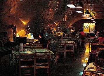 《Apex英雄》与《FIFA 22》联动 主题球场装饰上架